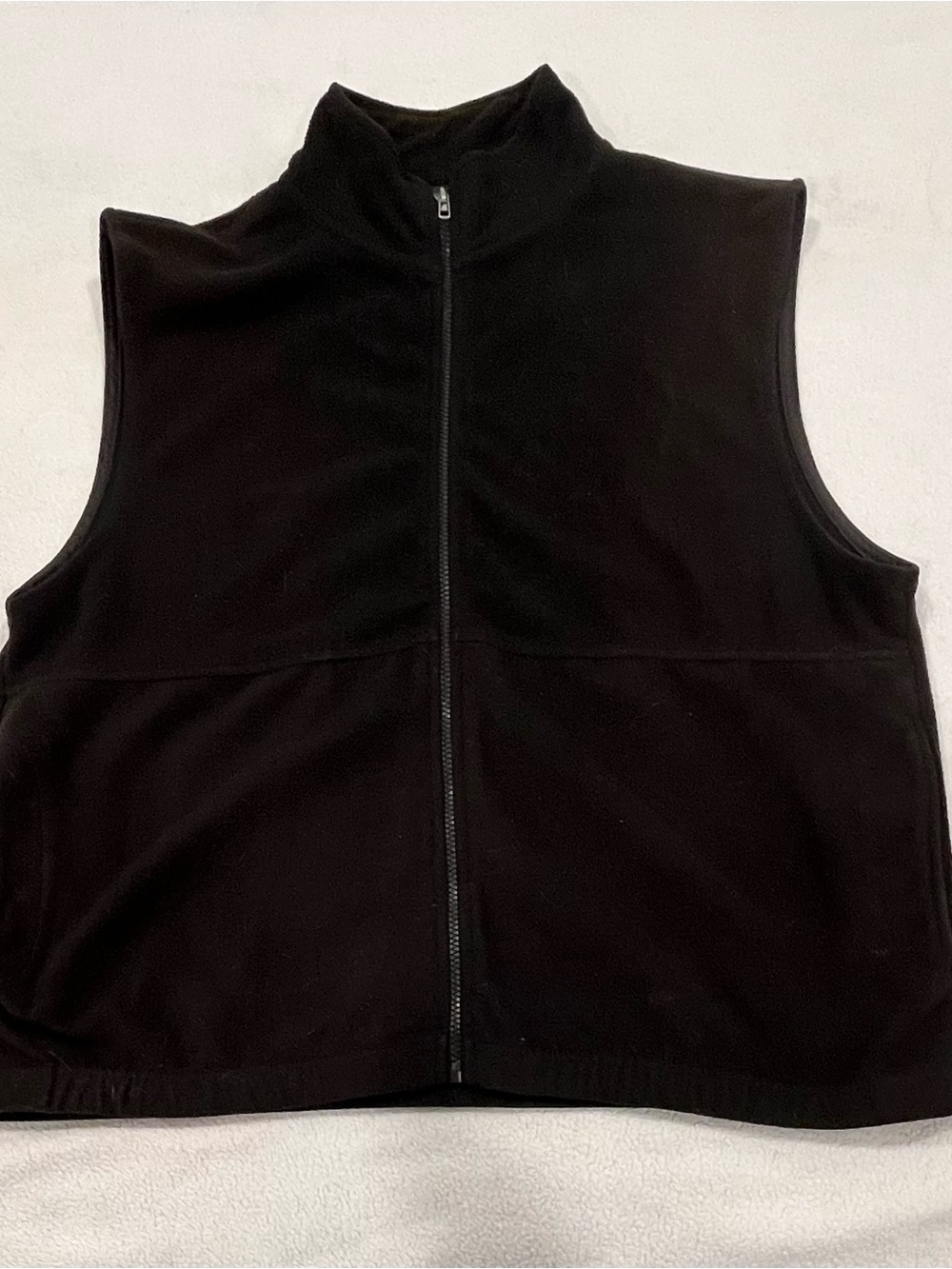 Sierra Pacific Men's Black Zip-Front Fleece Vest